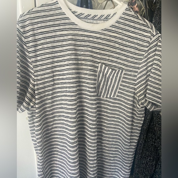 GUESS Linen Tee!
